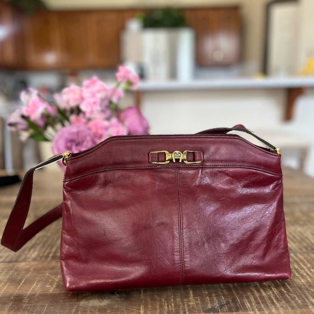 Vintage 70’s Etienne Aigner burgundy Leather Shoulder Bag